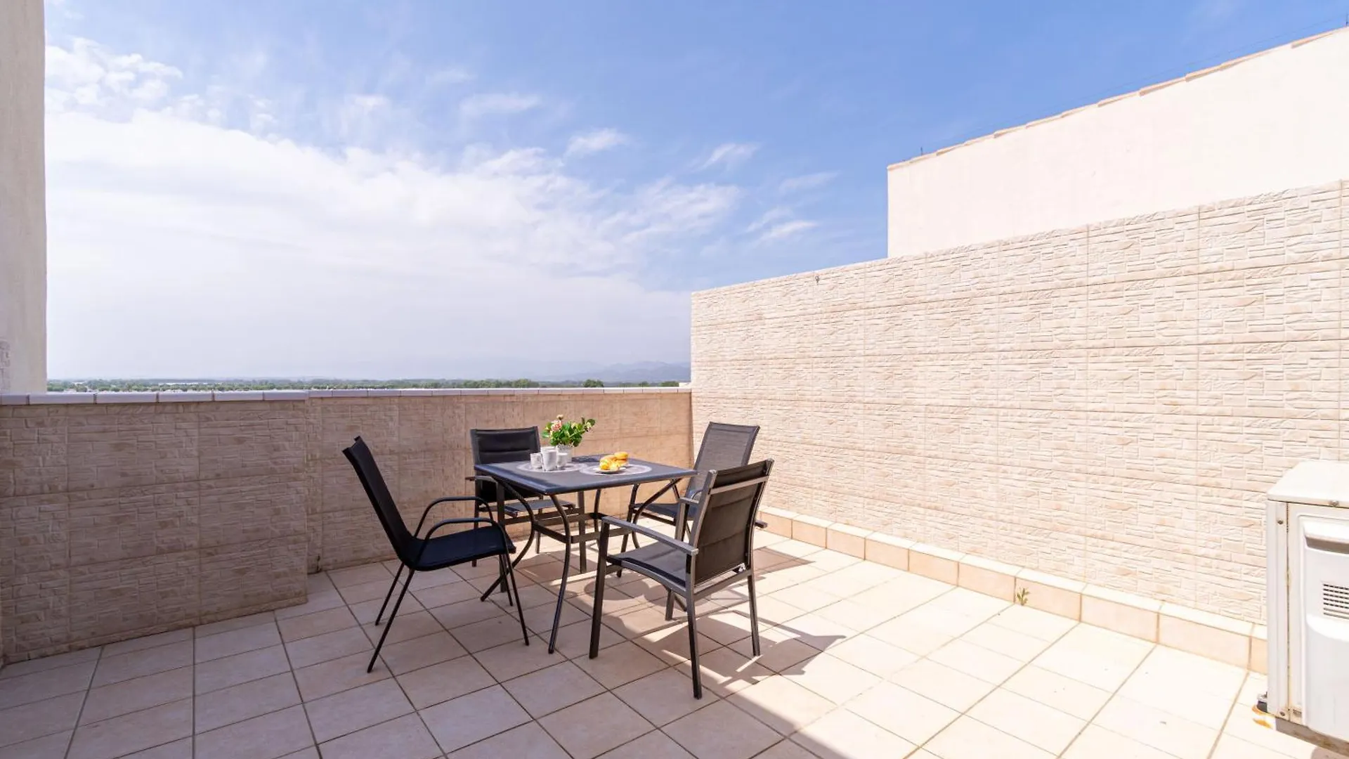 Apart-Rent Penthouse Port Grec 0160 エンプリアブラバ アパート